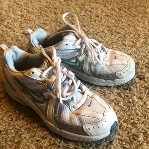 Girls Nike tennis shoes